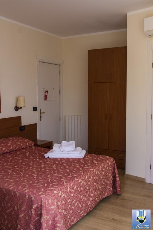 Hotel Mimosa Spotorno Exteriör bild